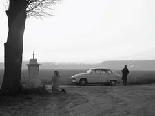 Ida and Wanda at a crossroads: "Full of irony."